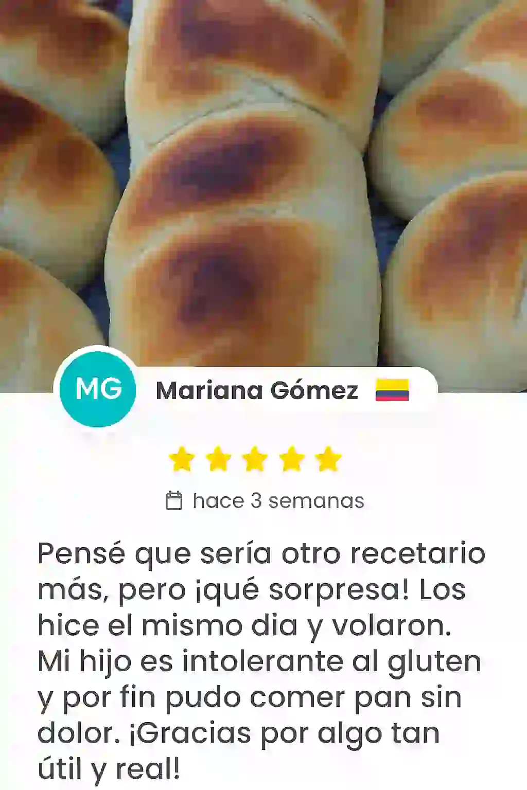Panecillos sin gluten recién horneados